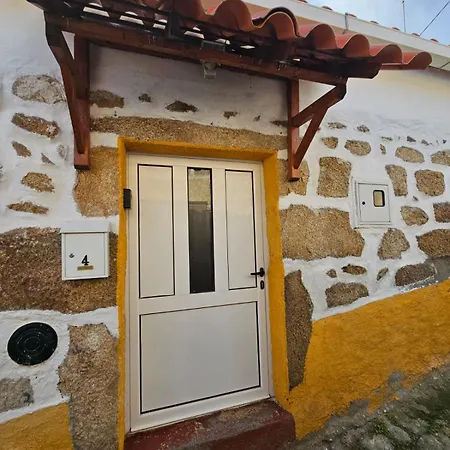 Casa Da Quelha- *